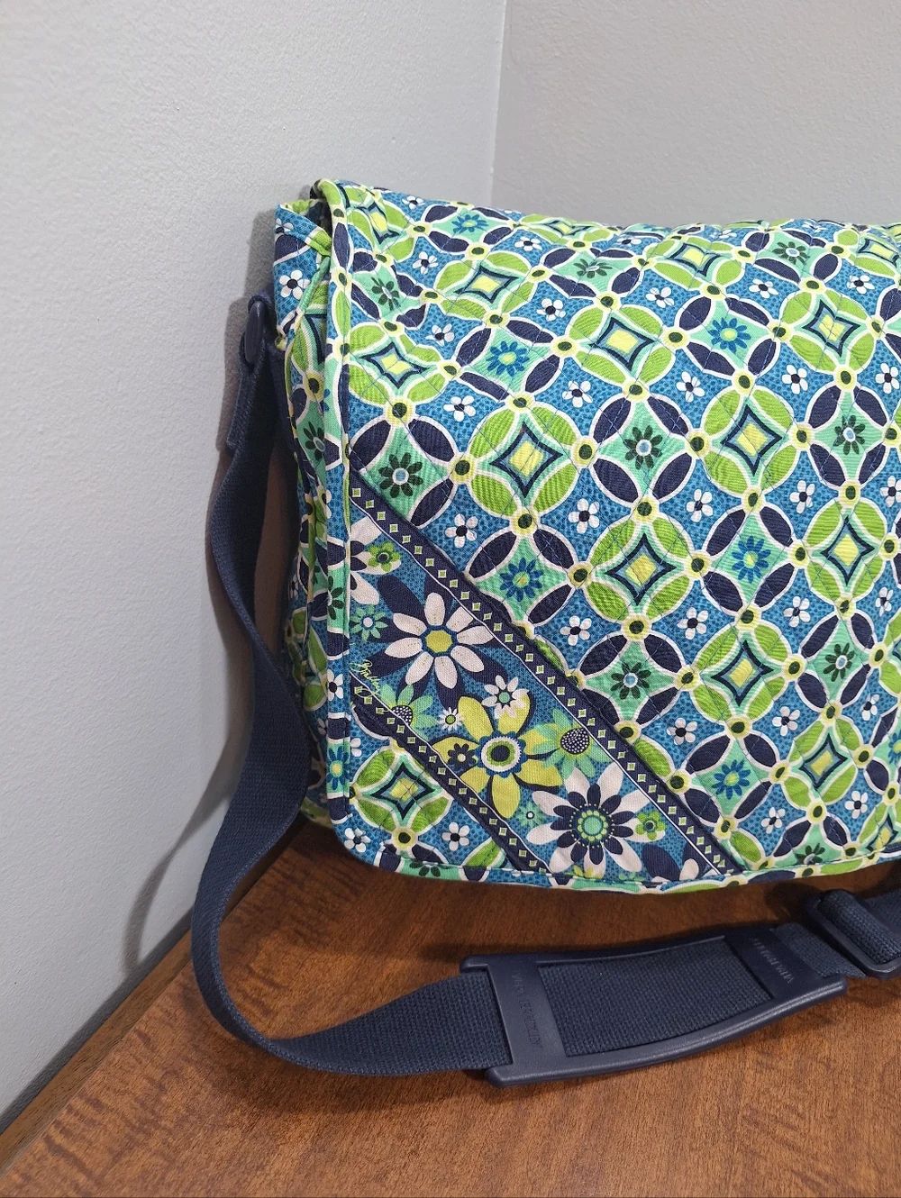 Vera Bradley Messenger Bag Adj  Blue Green Daisy Daisy Travel Laptop Retired